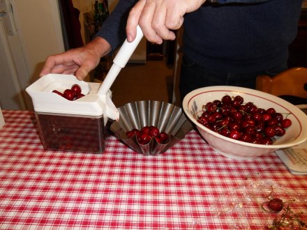 Le dénoyautage des cerises