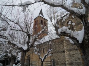 L'église de Vielha sous la neige