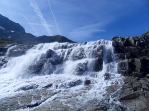 Cascade, ruisseau de montagne