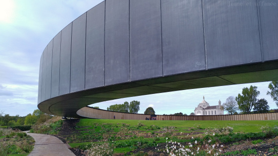 Anneau de la mémoire et Notre-Dame-de-Lorette